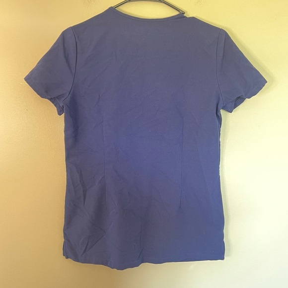 FIGS Technical Collection Top - Picture 2 of 3